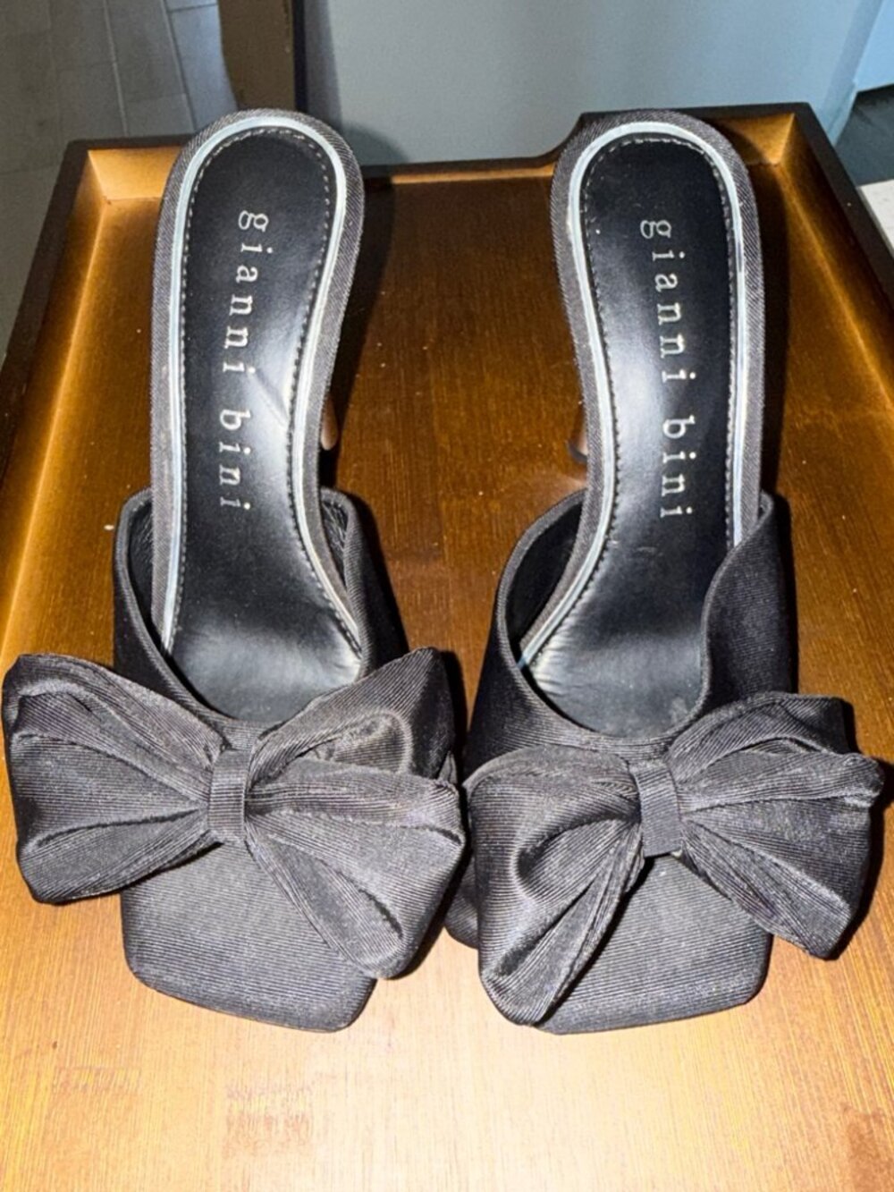 Gianni Bini Black Satin Bow Square Toe Mule Heels Sz 7M